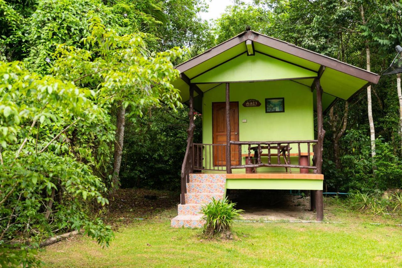 Mata Guesthouse Ko Kut Eksteriør billede